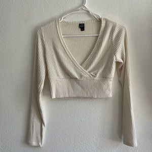 White long sleeve crop top